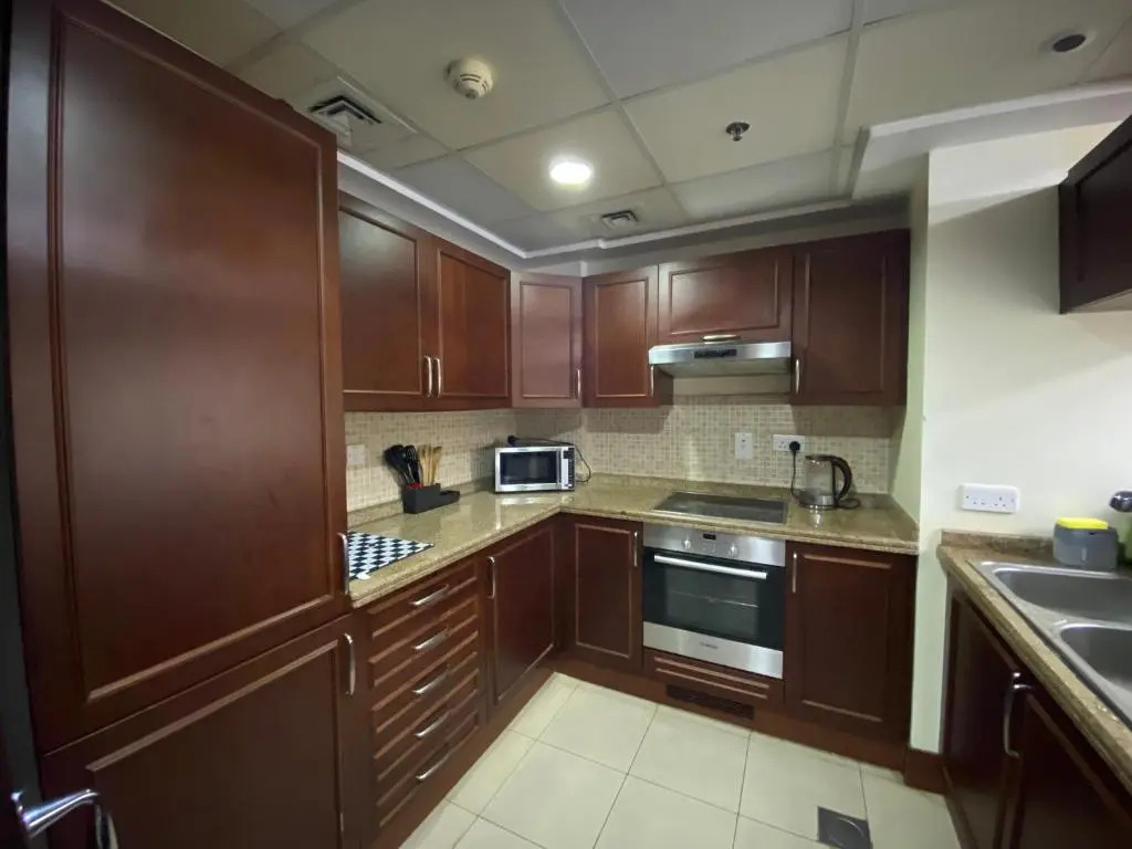 2 bedrooms apartment in Marina 1 towers king Abdullah economy city شقه غرفتين في المارينا ١