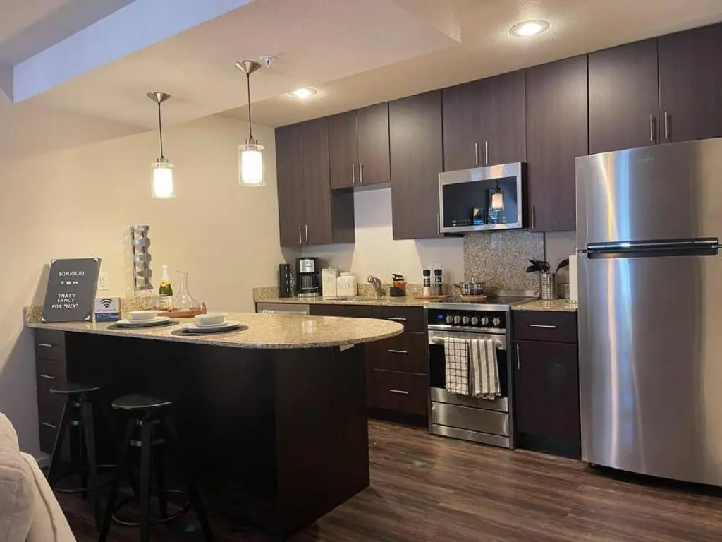 Roe 107 Unit 1 Comfy and Cozy Studio Minutes From Top Golf