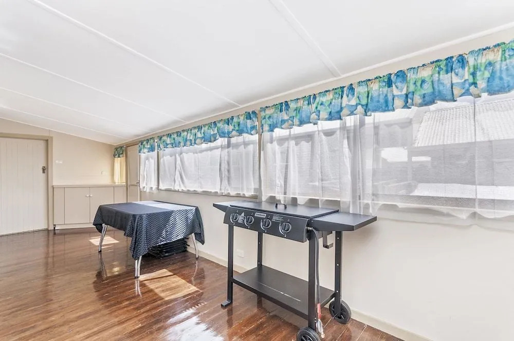 Kepal House - Budget friendly family home