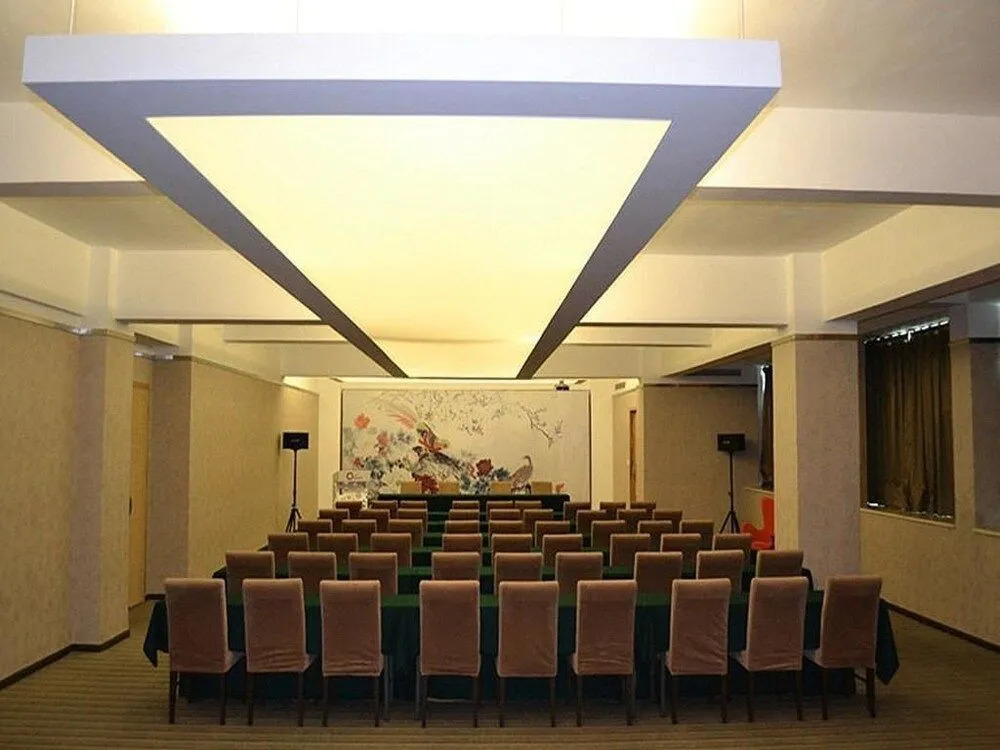 Circle Art Hotel
