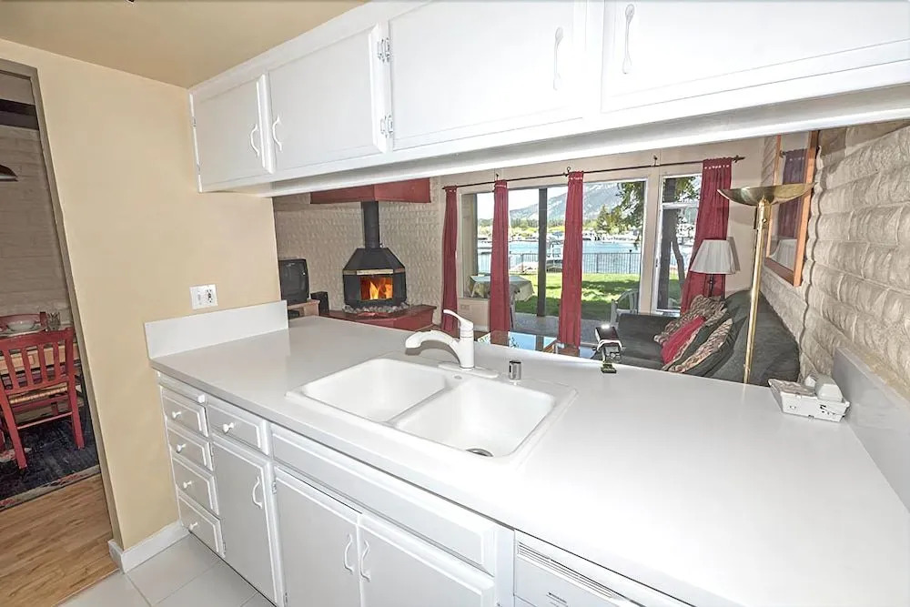 439 Ala Wai Blvd.,103 - 3 Br condo by RedAwning