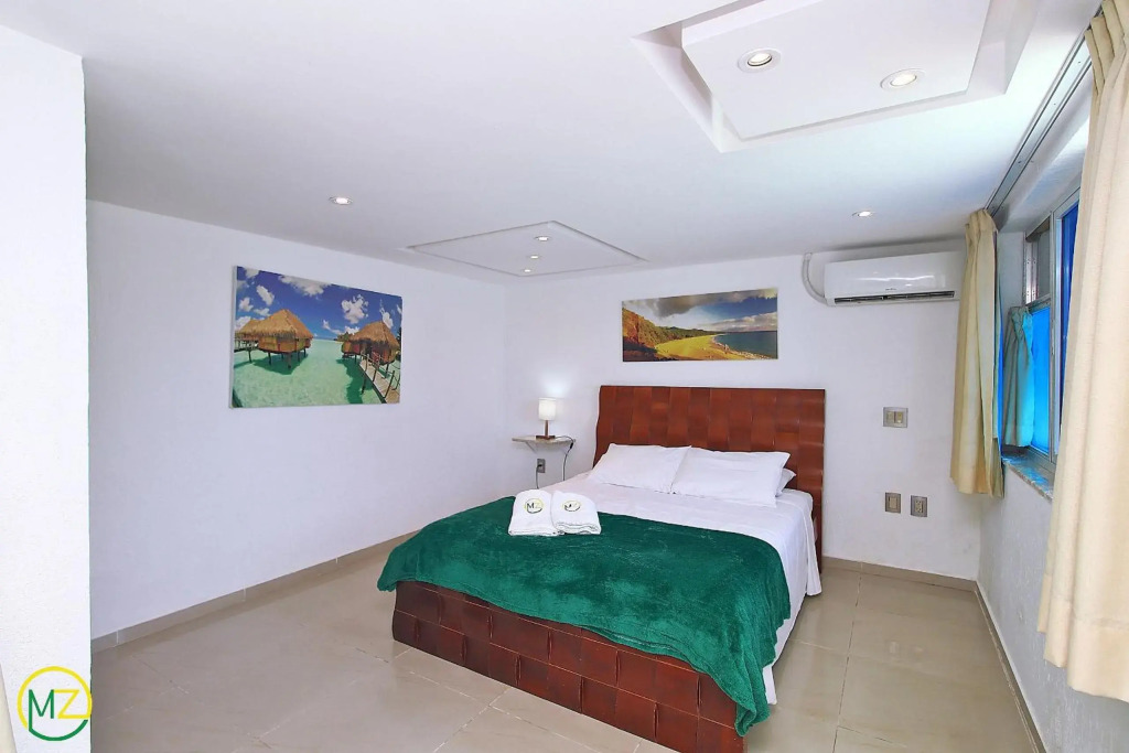 Magnifica e enorme cobertura duplex com 4 quartos, terraço, piscina e vista pro mar em Copacabana!