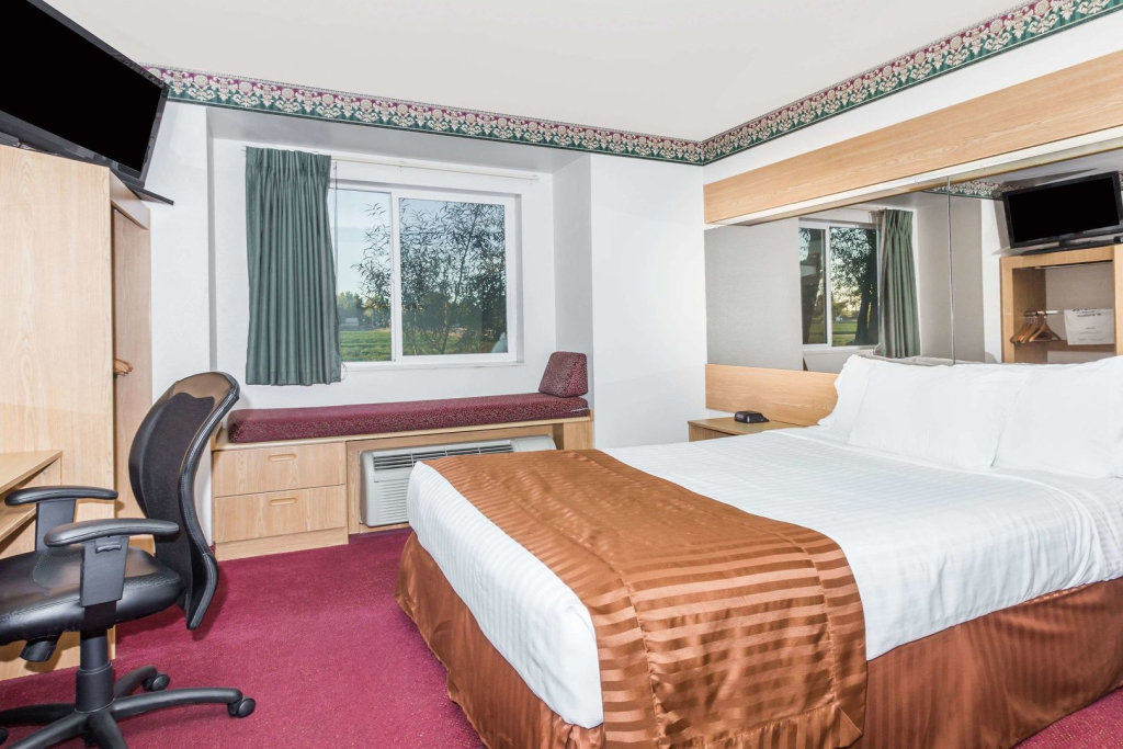 Boarders Inn and Suites Brush (ex.Microtel Inn by Wyndham Brush)