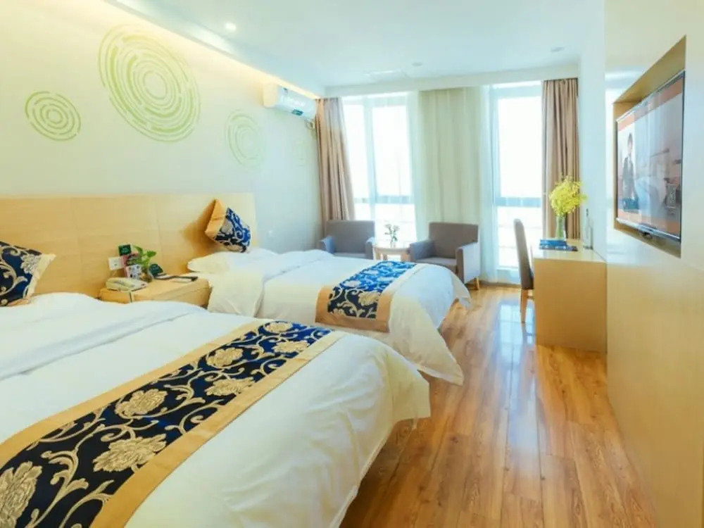 Greentree Inn Shanghai Fengxian District Nanqiaoxincheng Metro Station Express Hotel