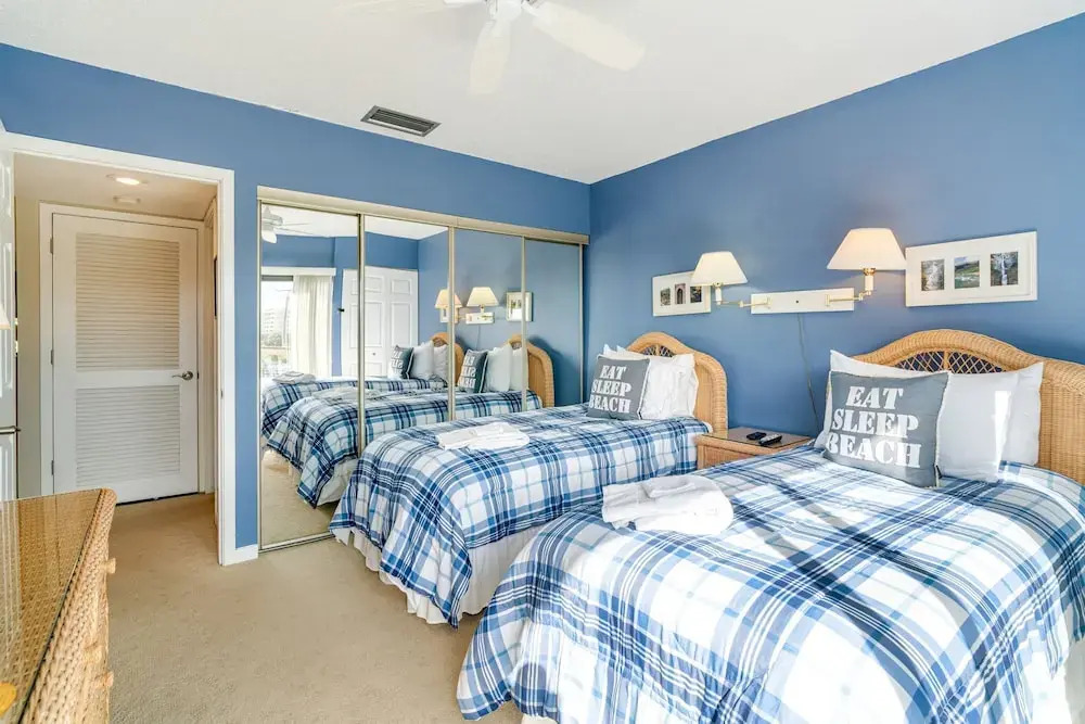 Upgraded Lake House Condo 1min To Siesta Key Beach