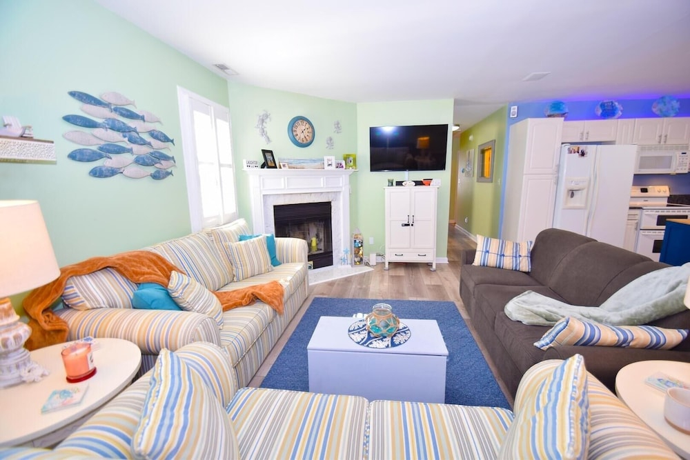 Montego Bay-colonial Drive 13339 3 Bedroom Home