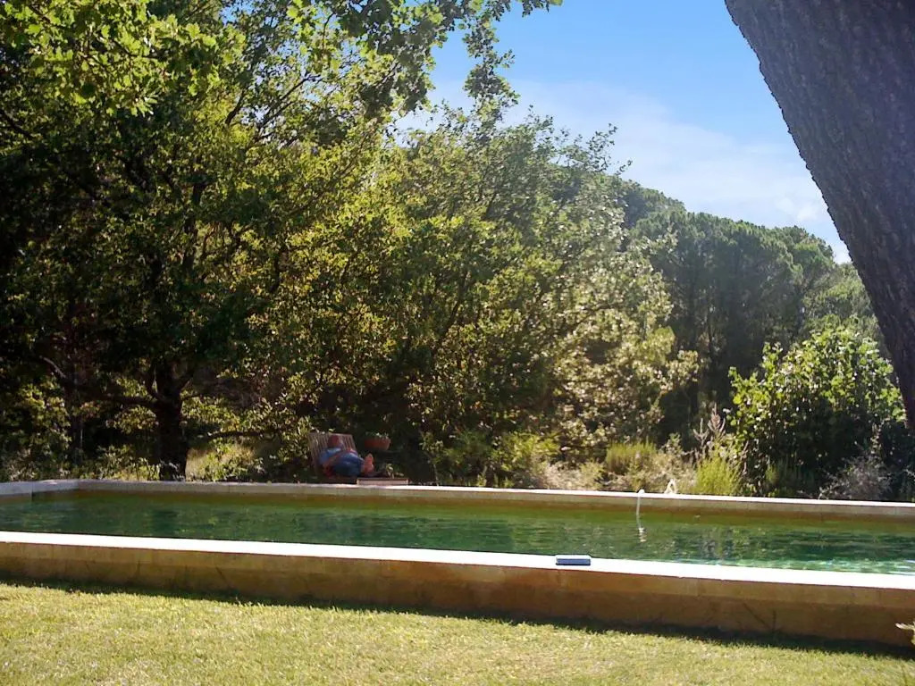 Villa élégante avec piscine privée à Ansouis, vues montagne