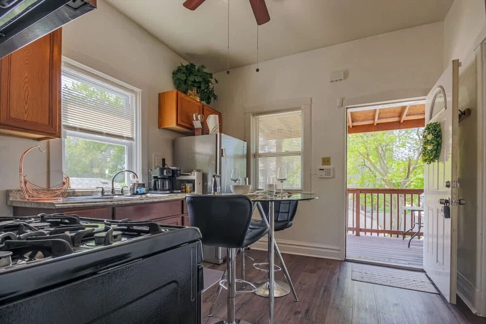 Comfy One Bed Apartment in Forest Park