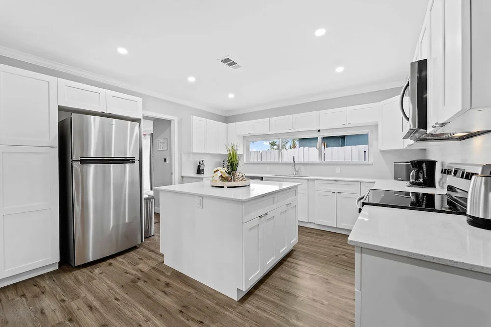 Peaceful 5BR -waterway Views & Private Heated Pool
