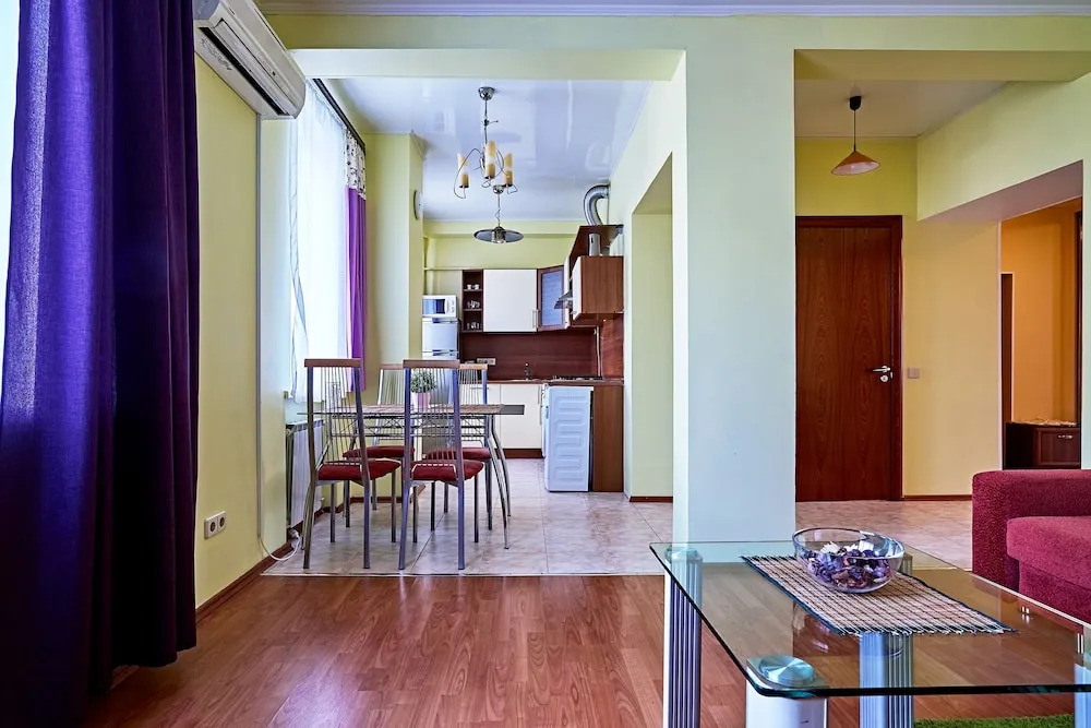 Dream House Apartment Staropimenovskiy