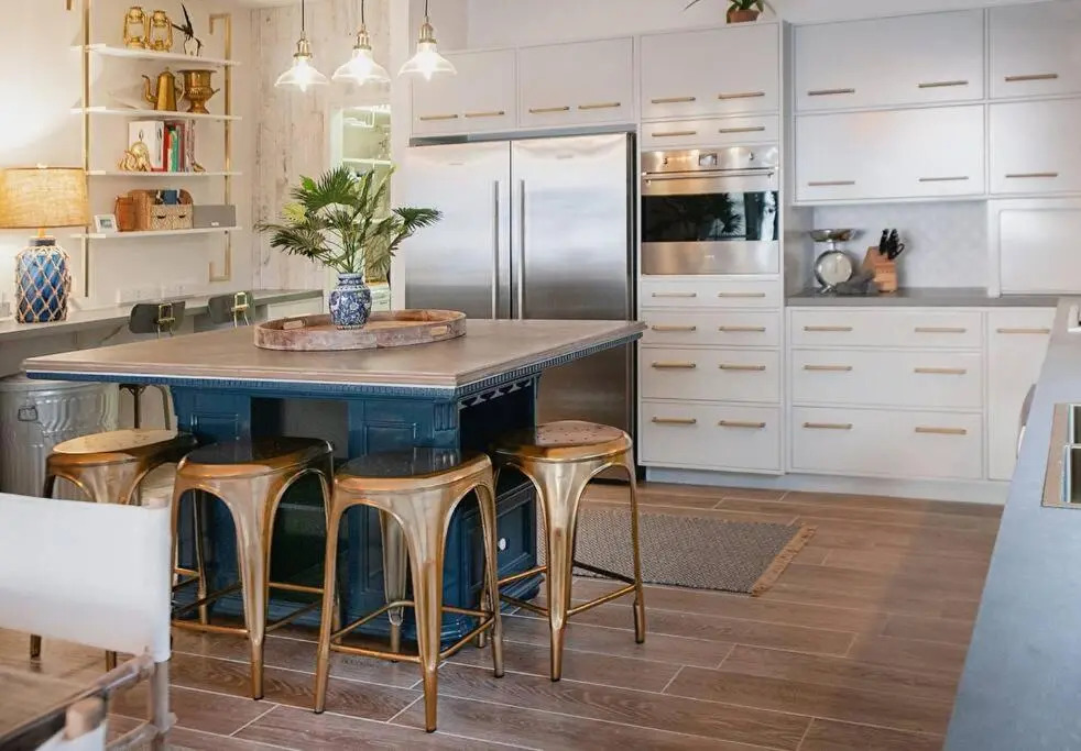 Barellen Beach House - Luxe Beach Front, Oceanview