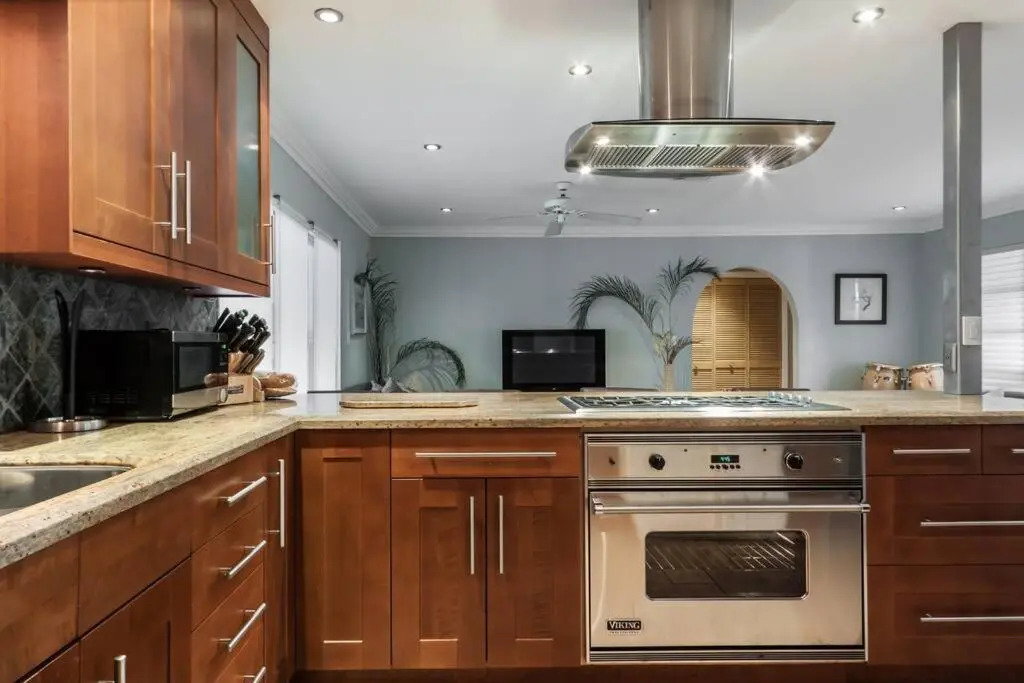 Luxury 4/2 nr Beach, Hot Tub