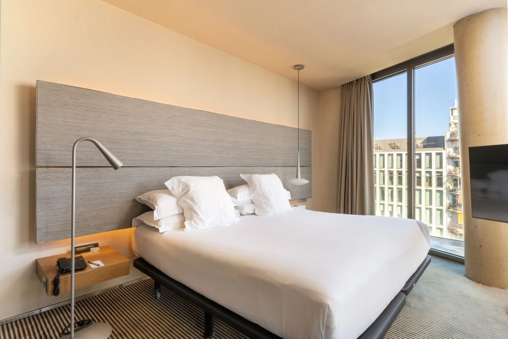 B Hotel