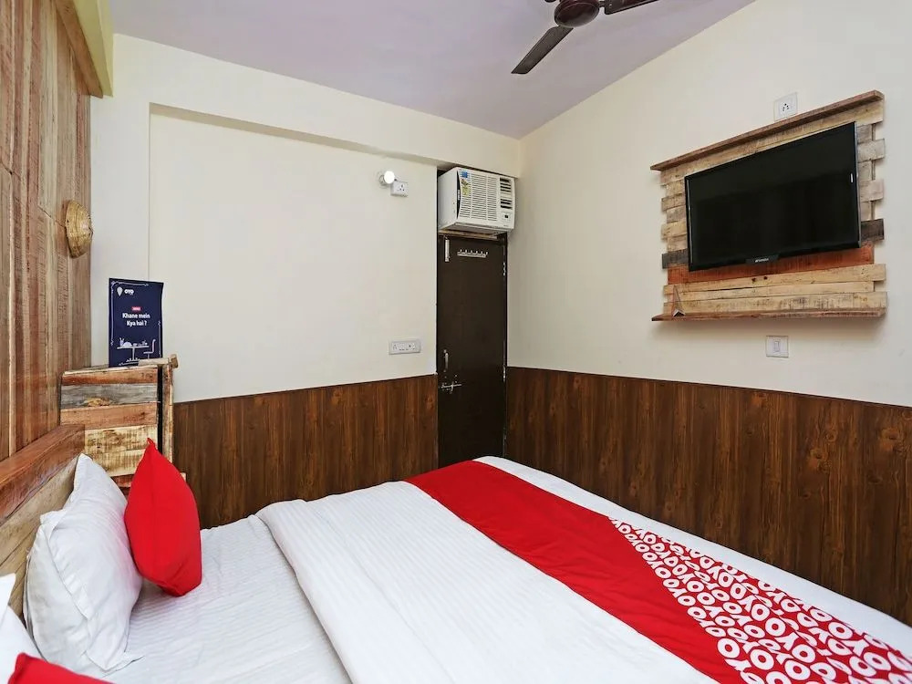 OYO 15994 Hotel Bullet Inn & Lounge