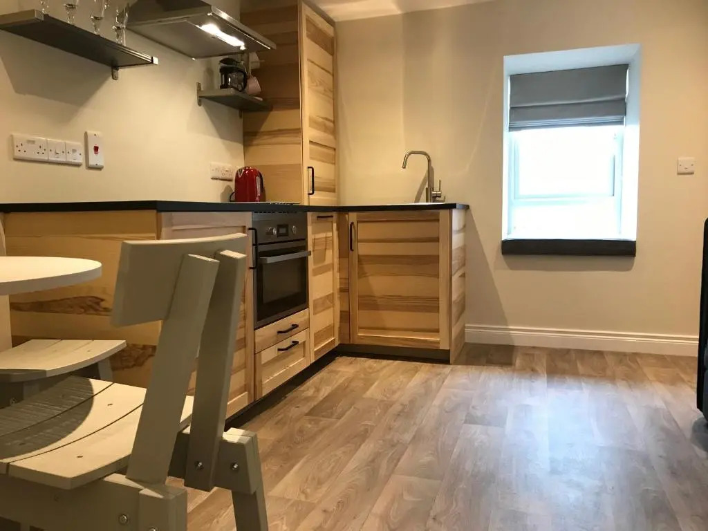 Bush House Accommodation - The Diamond