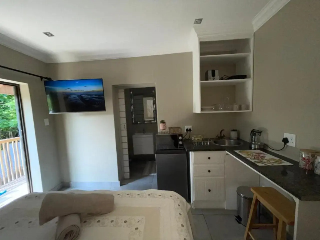 Guest House on Gillian Unit 5