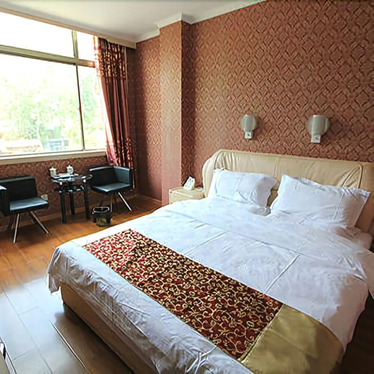 Xinglong Hotel