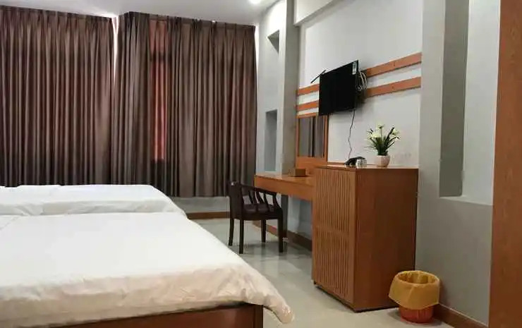 Rich Hotel