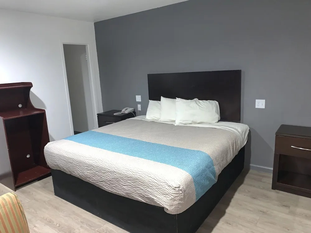Winstons Air Conditioned Motel