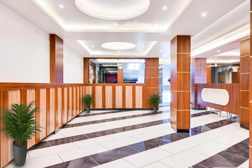 Super Townhouse Zero Mile Gandhi Setu Formerly Classic Court