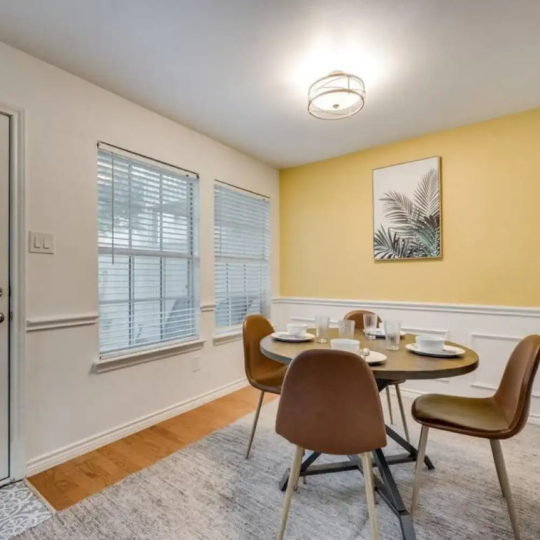 Family Business Retreat King Bed Top Amenities