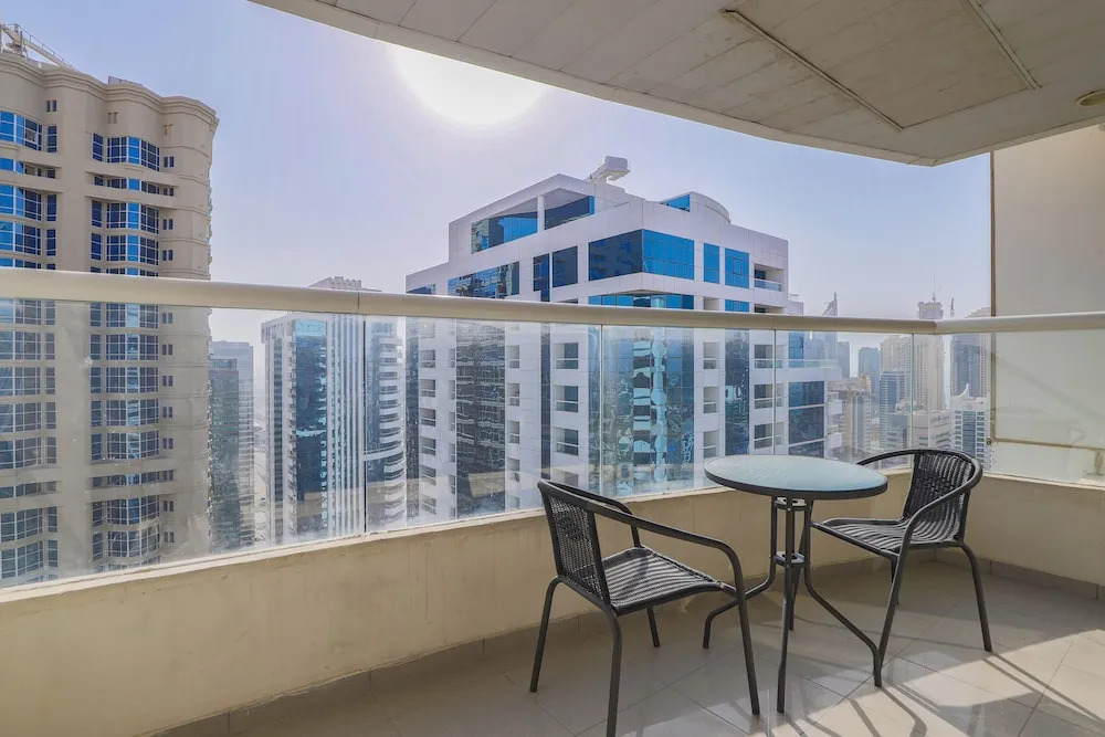 OYO Home 300 2BHK Al Waleed Paradise JLT