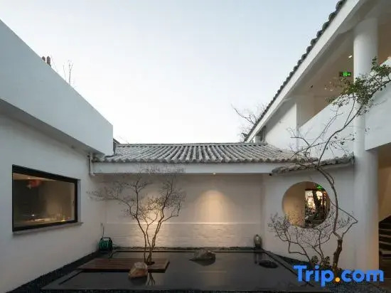 Mitang · Shijing Song's Aesthetic Homestay (Shuhe Old Town)
