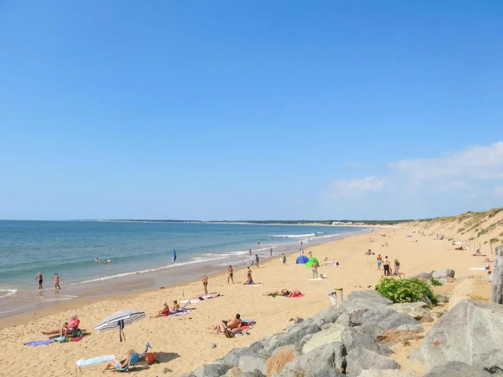 Holiday Home Les Brisans - TSM518