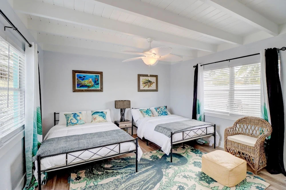 Family Couples Getaway Sleeps 6 Guests