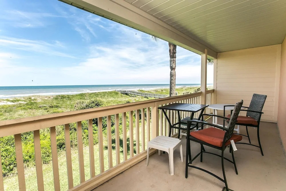 Sea Haven 522 [3/2.5] Free Activities! & Oceanfront Wifi Pool