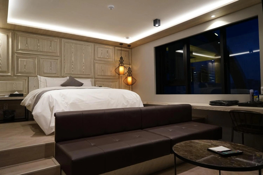 Astro Hotel
