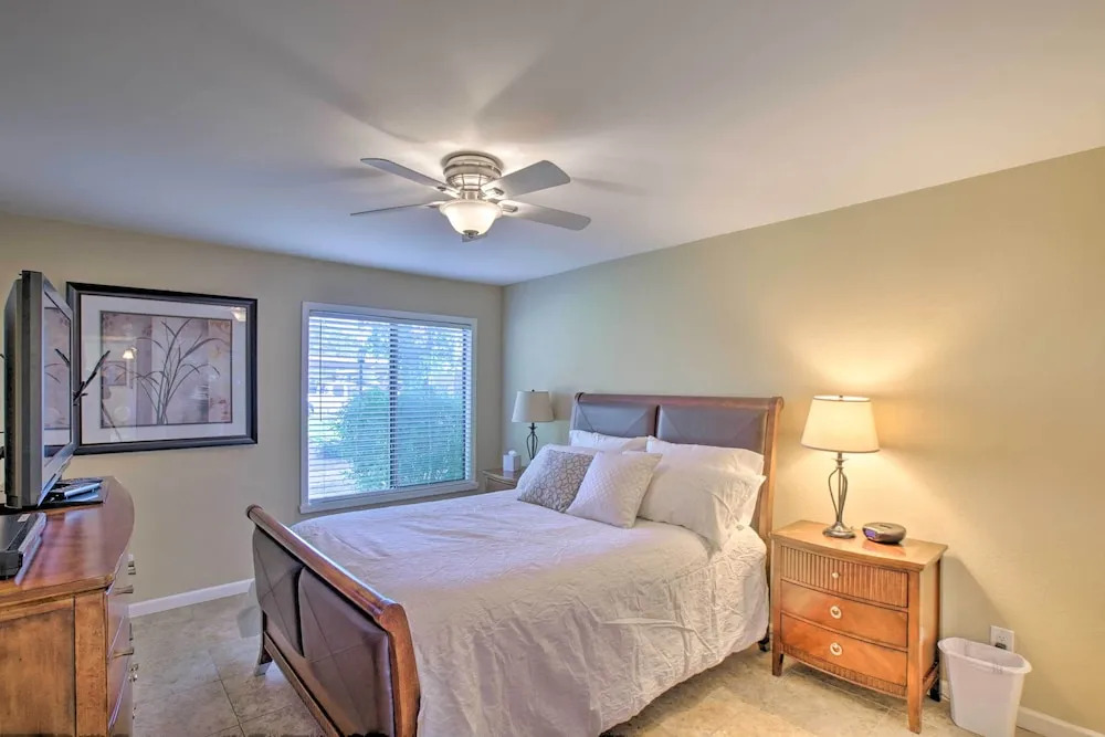 Scottsdale Condo on Golf Course w/ Pool Access!