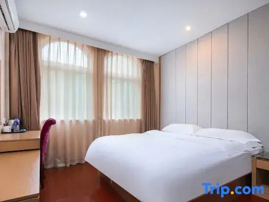 Super 8 Hotel (Shanghai Outlet Lushen Road)