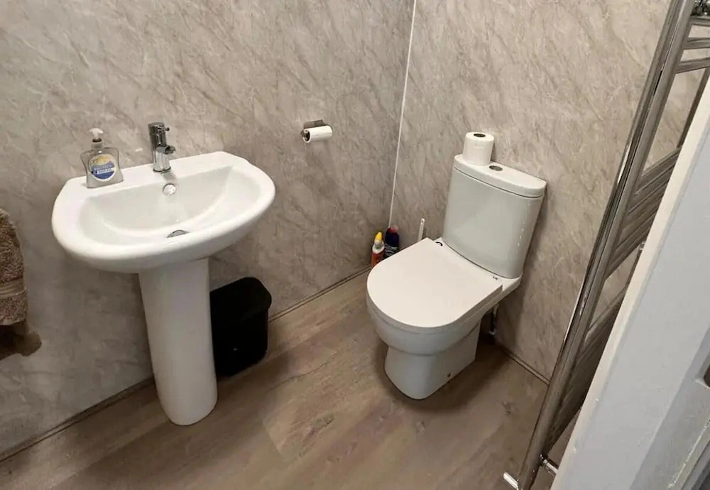 Near Beach - Parking - Wifi - Sleeps 2