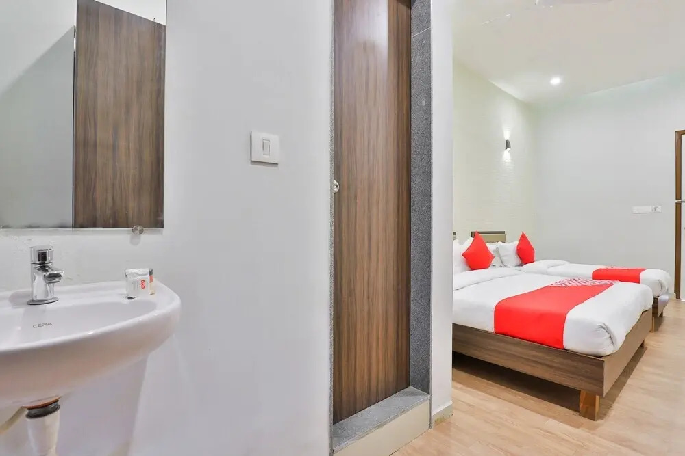 UTSAV GALAXY BANQUET And ROOMS