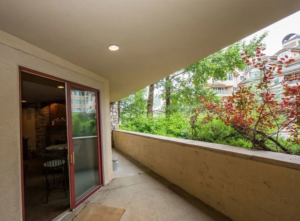 Strawberry Park-Beaver Creek - Superior Condominium Ski-in/Ski-Out