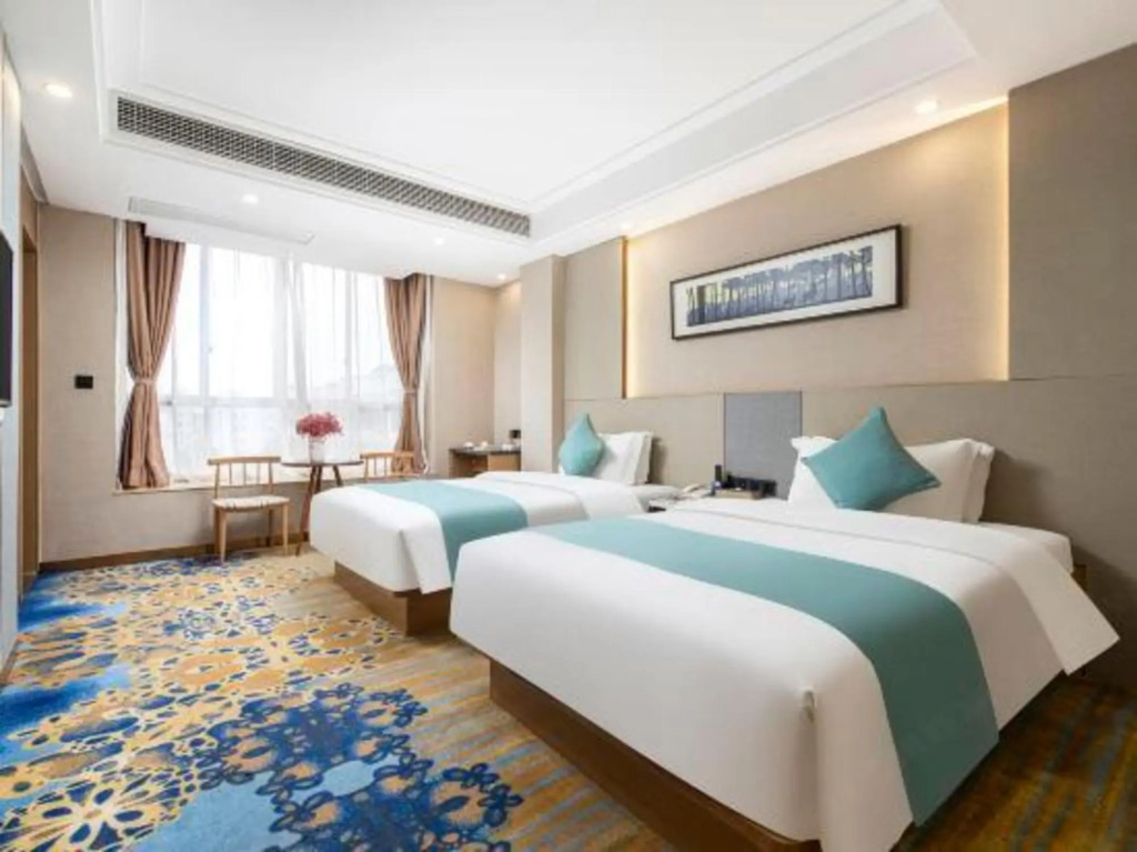 Blue Diamond Hotel (Guigang West Bus Station)