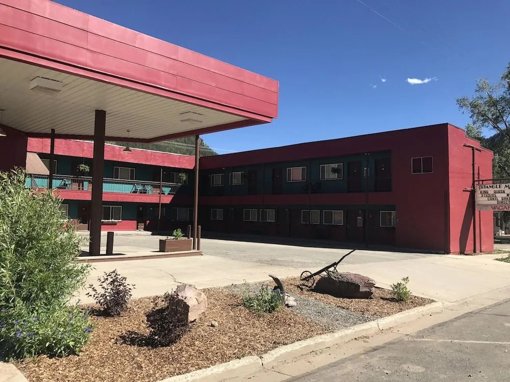 Triangle Motel