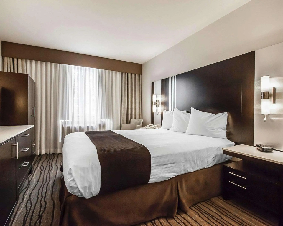 Comfort Hotel Vancouver Airport