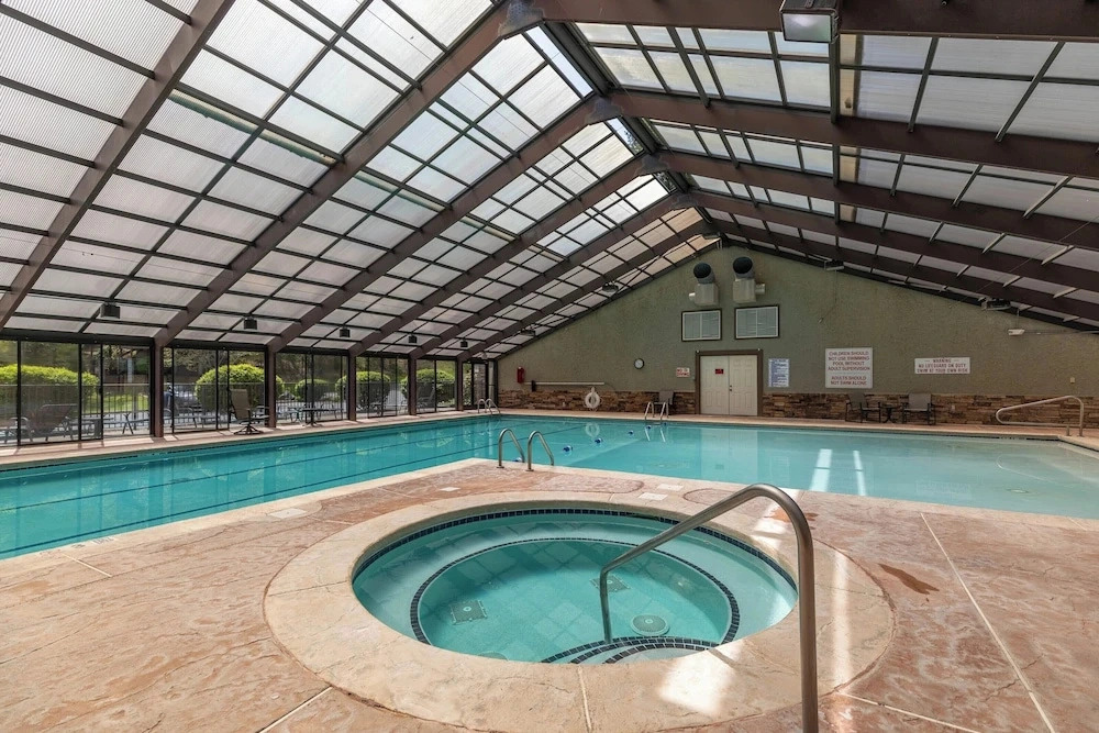Still Lake Haven at Echota