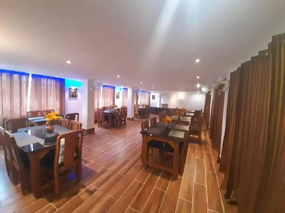 Hotel Arms