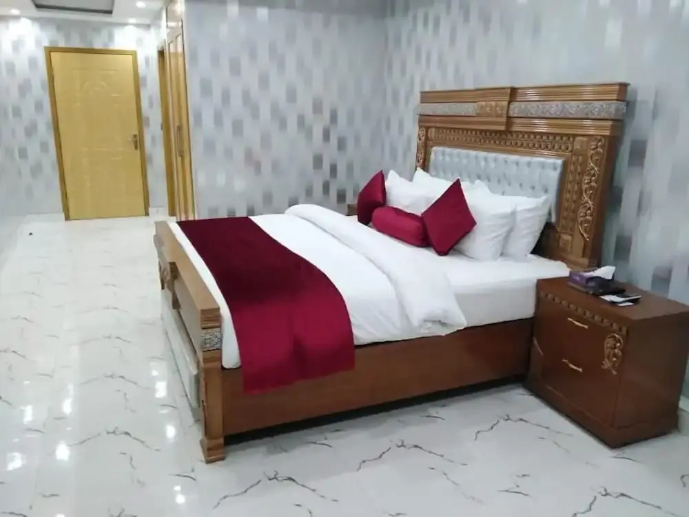 The Rich Hotel