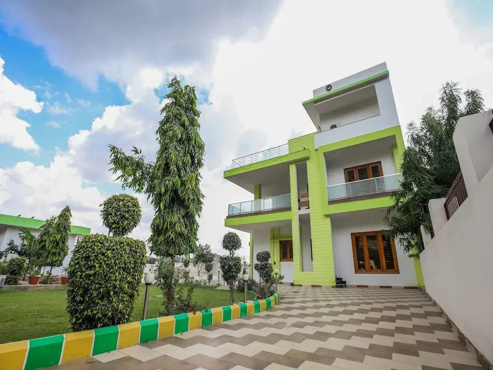 OYO 19456 Hotel Shagun Palace