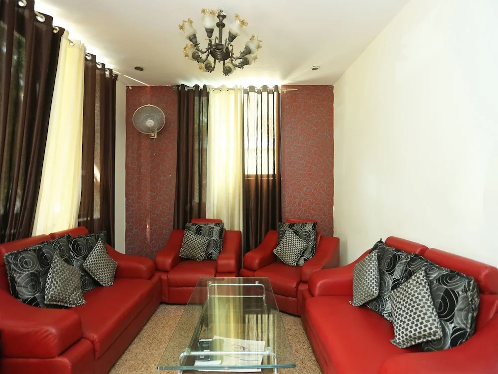 OYO 12477 DLF Phase 2