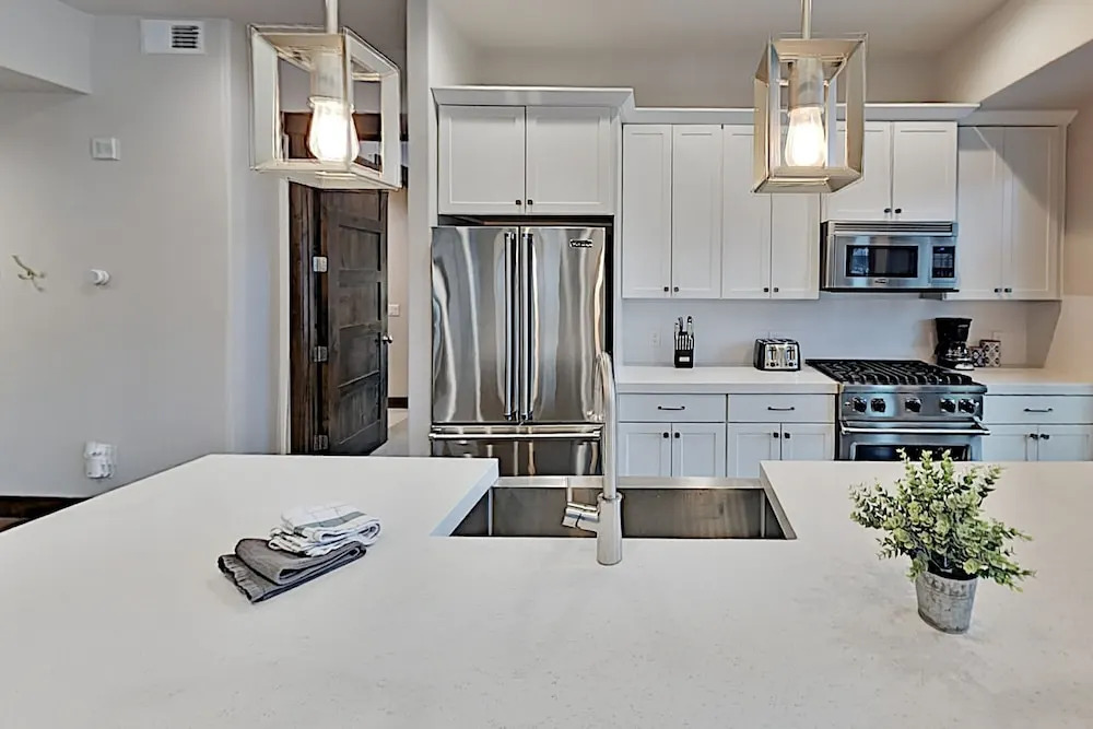 3793 Blackstone Drive Condo Unit 1G 2 Bedrooms 2.5 Bathrooms Condo