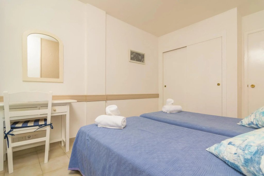 ENCINAS 1 - Apartment with terrace in Port De Pollença. Free WiFi