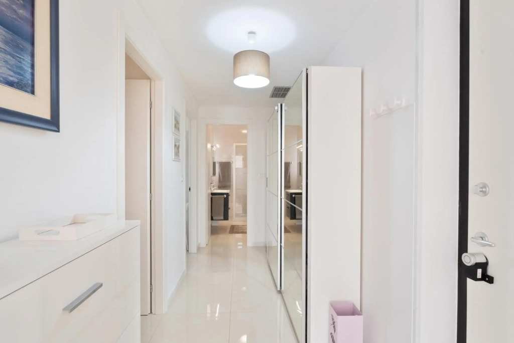 Sanremo Flat with Private Parking - Swimming Pool and NETFLIX