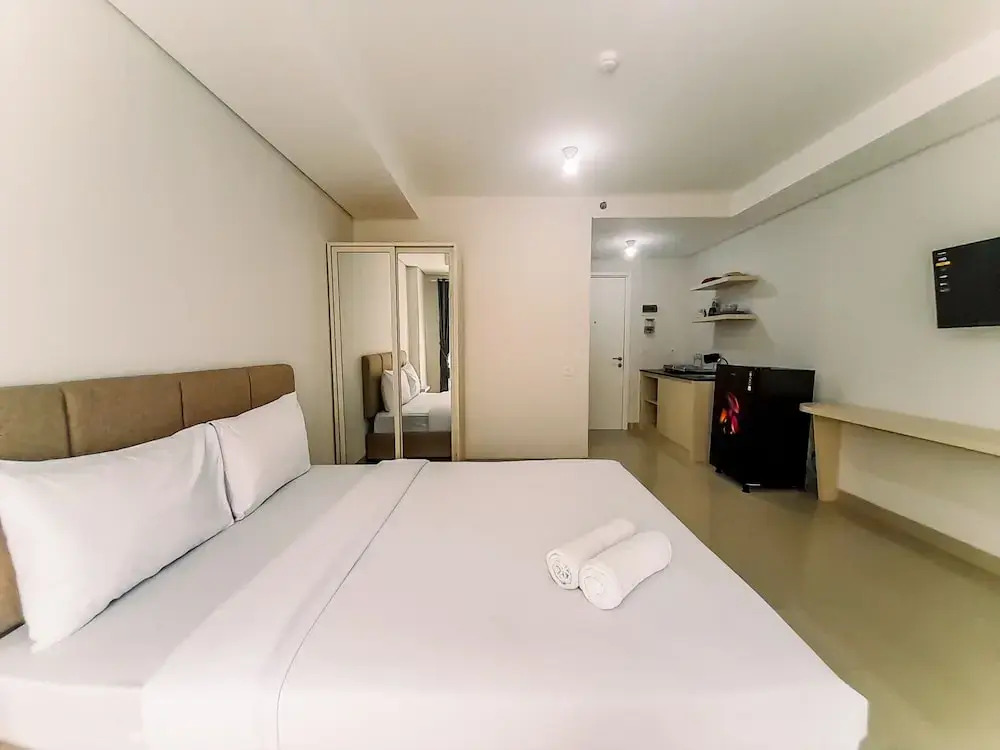 Cozy Studio Room At Barsa City Apartment