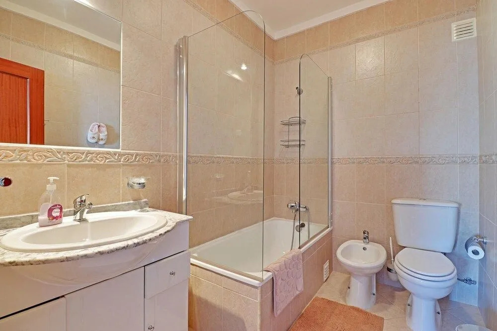 PRAIA DA ROCHA CENTRAL WITH POOL by HOMING