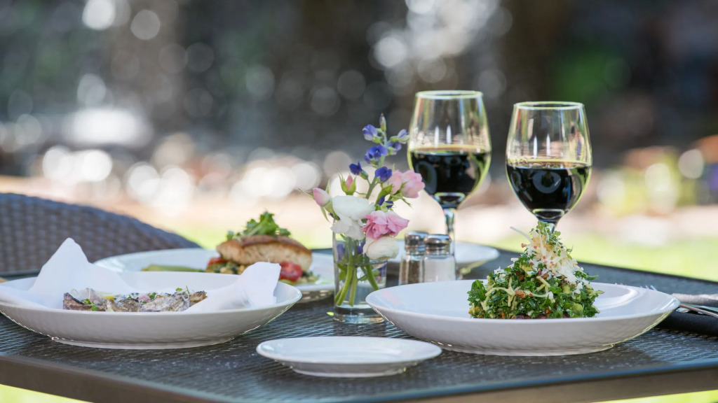Knob Hill Inn